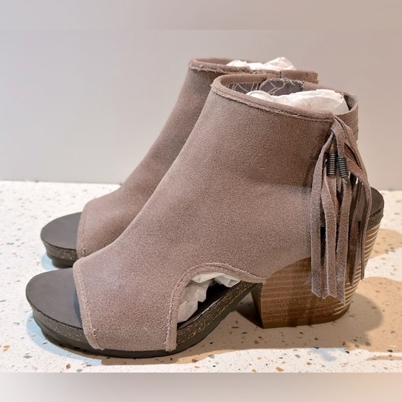 OTBT Free‎ Spirit Suede Leather Chunky Heel Sandals with Fringe - Picture 4 of 11